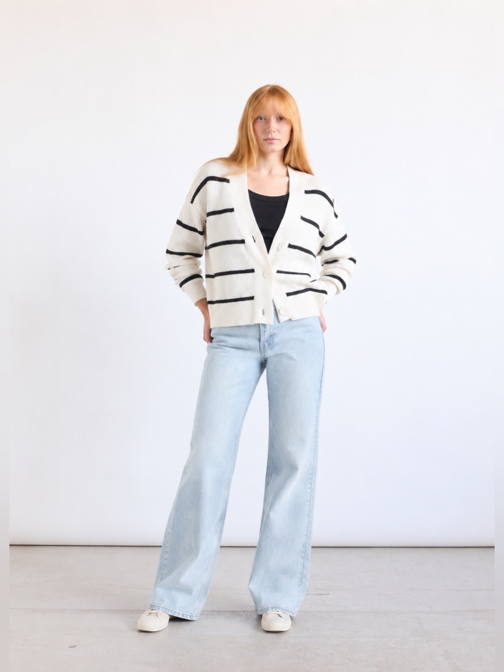 Universal Thread White and Black Striped V‑Neck Cropped Cardigan